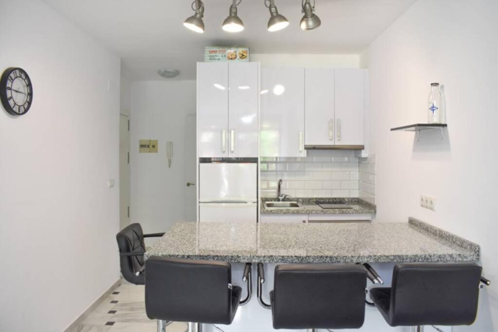 Apartamento En Urb Primera Linea De Playa Màlaga Exteriér fotografie